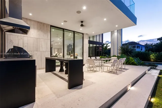 $8,995,000 | 478 Tamarind Drive, Hallandale Beach, FL 33009