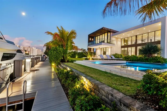 $8,995,000 | 478 Tamarind Drive, Hallandale Beach, FL 33009