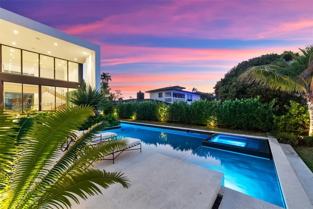 $8,995,000 | 478 Tamarind Drive, Hallandale Beach, FL 33009