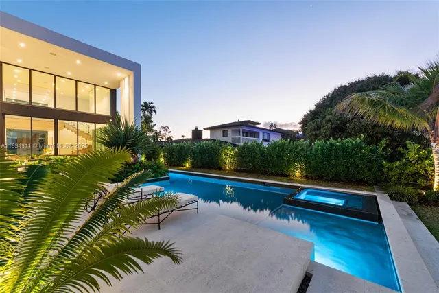 $8,995,000 | 478 Tamarind Drive, Hallandale Beach, FL 33009