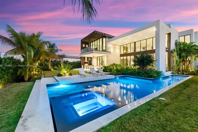 $8,995,000 | 478 Tamarind Drive, Hallandale Beach, FL 33009