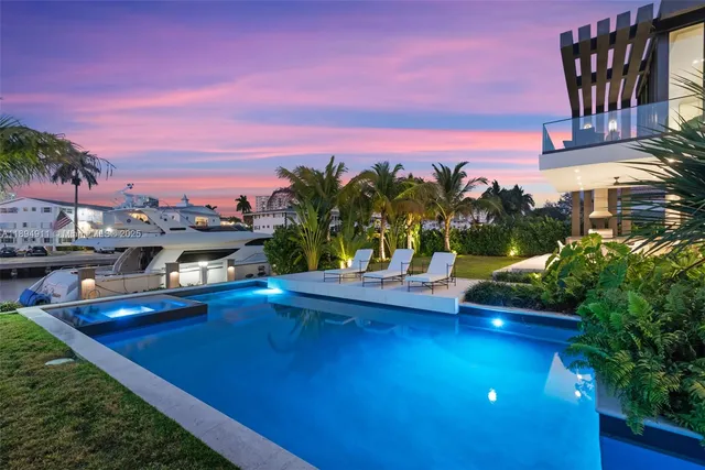 $8,995,000 | 478 Tamarind Drive, Hallandale Beach, FL 33009