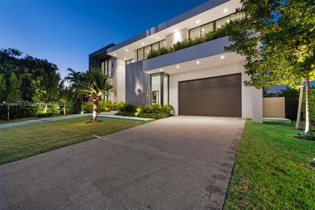 $8,995,000 | 478 Tamarind Drive, Hallandale Beach, FL 33009