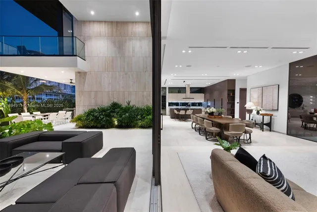 $8,995,000 | 478 Tamarind Drive, Hallandale Beach, FL 33009