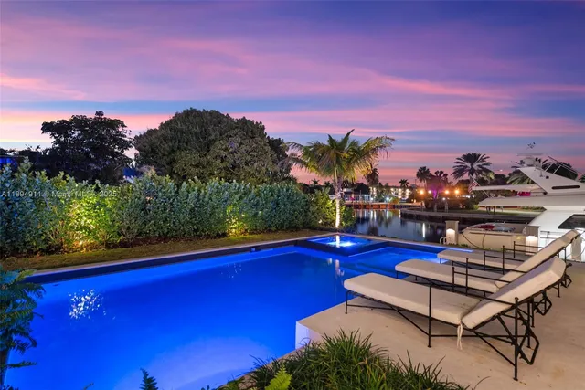 $8,995,000 | 478 Tamarind Drive, Hallandale Beach, FL 33009