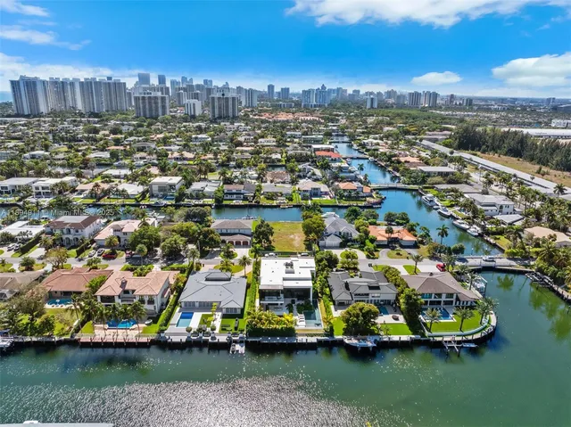 $8,995,000 | 478 Tamarind Drive, Hallandale Beach, FL 33009