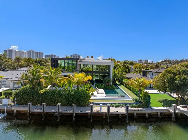 $8,995,000 | 478 Tamarind Drive, Hallandale Beach, FL 33009