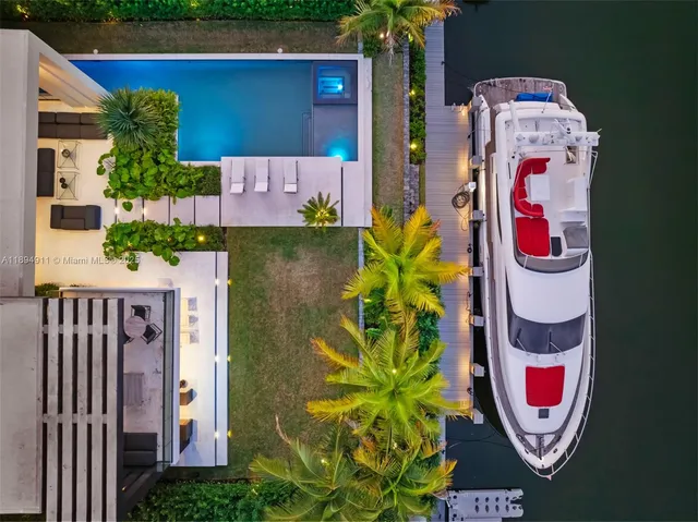 $8,995,000 | 478 Tamarind Drive, Hallandale Beach, FL 33009