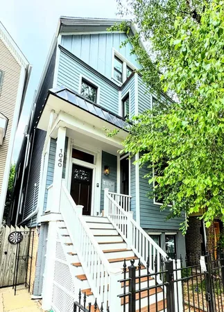 $3,750 | 1040 West Roscoe Street, Unit 3, Chicago, IL 60657