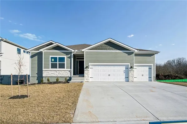 $649,950 | 901 Reed Drive, Raymore, MO 64083