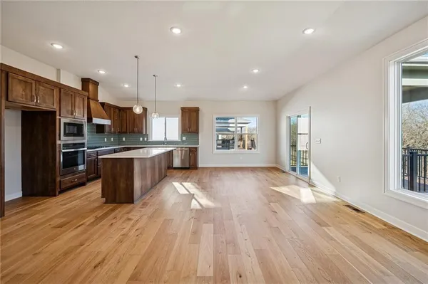 $649,950 | 901 Reed Drive, Raymore, MO 64083