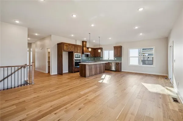 $649,950 | 901 Reed Drive, Raymore, MO 64083