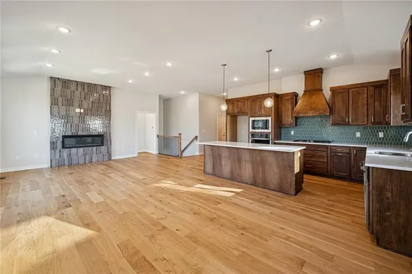 $649,950 | 901 Reed Drive, Raymore, MO 64083