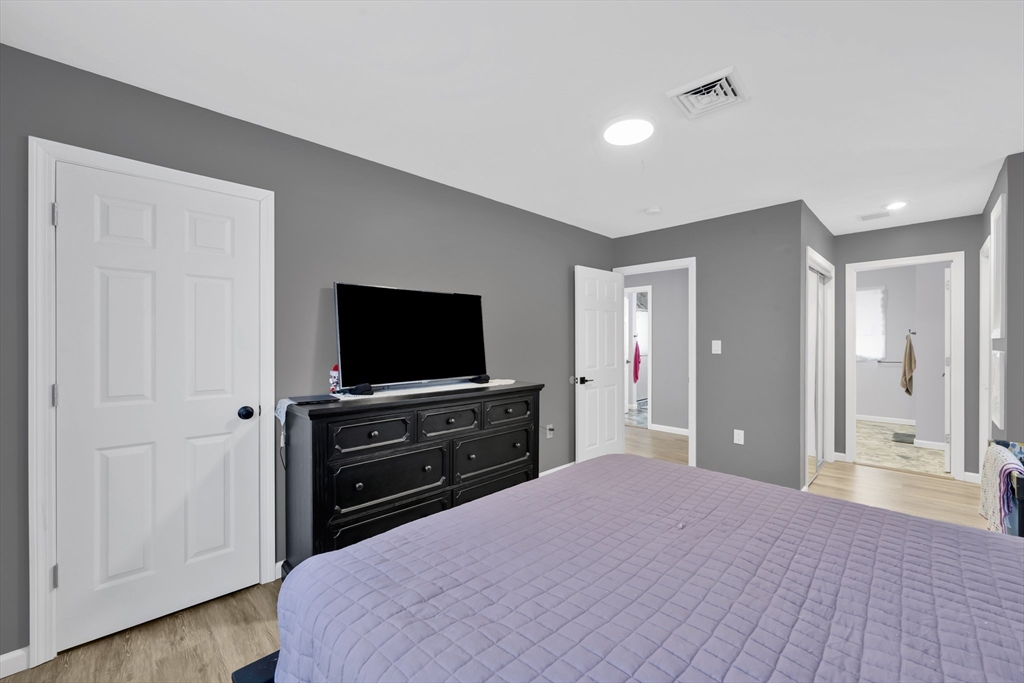 42 Ringgold Street Springfield, MA 01107 - Photo 30 of 38