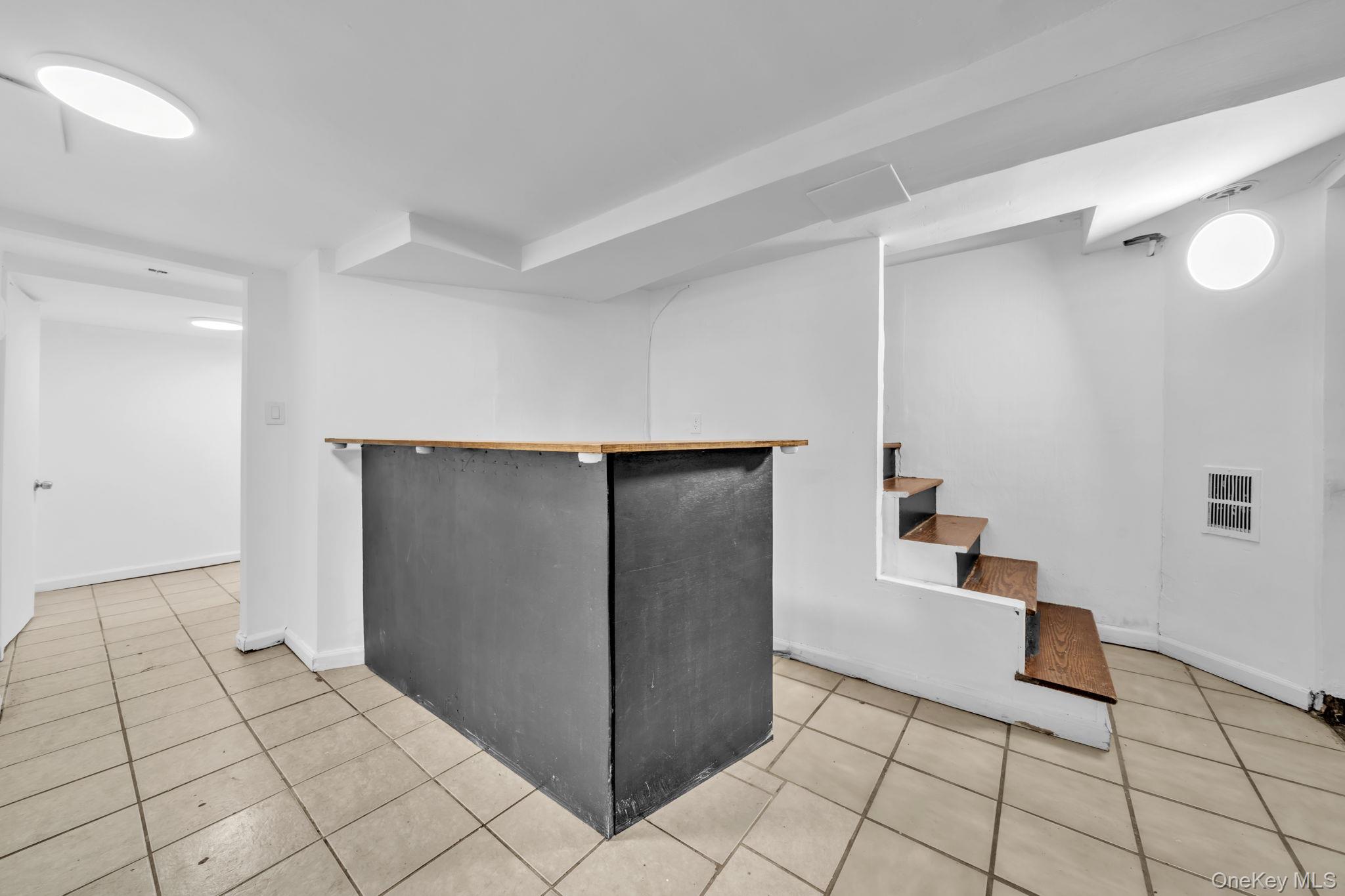 38 Trinity Place New Rochelle, NY 10805 - Photo 29 of 50
