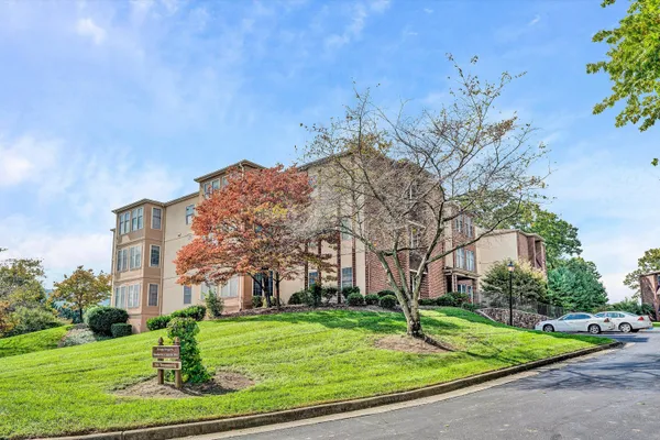 $279,950 | 4631 Heather Drive Southwest, Unit 209, Roanoke, VA 24018