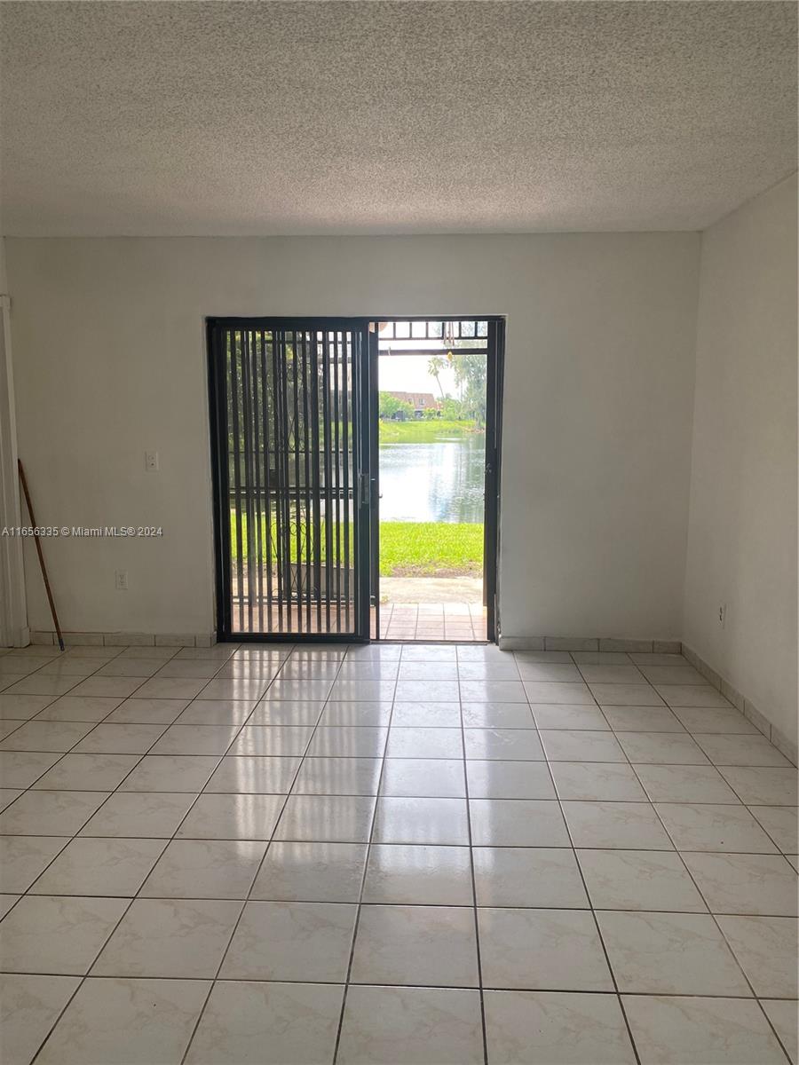 2460 West 67th Place, Unit 10127 Hialeah, FL 33016 - Photo 3 of 36