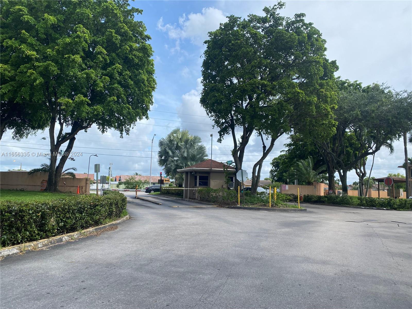 2460 West 67th Place, Unit 10127 Hialeah, FL 33016 - Photo 6 of 36