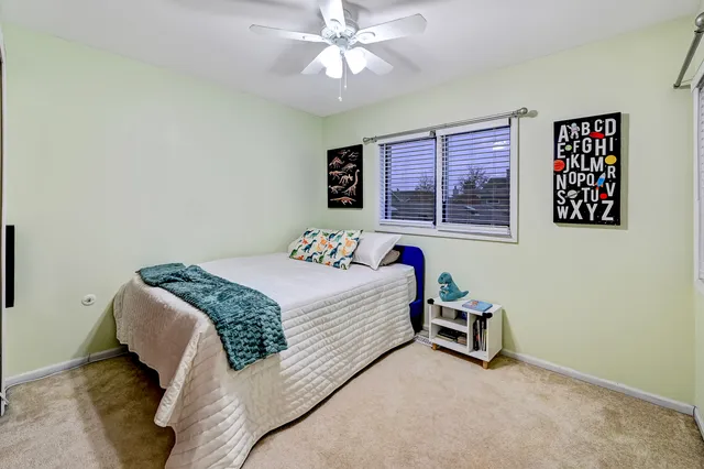 $340,000 | 109 Meadowlark Drive, Unit 109, Countryside, IL 60525