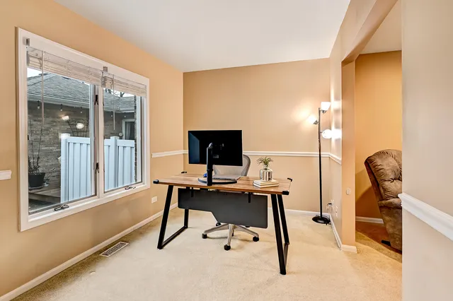 $340,000 | 109 Meadowlark Drive, Unit 109, Countryside, IL 60525