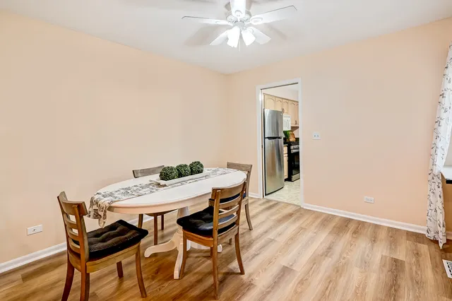 $340,000 | 109 Meadowlark Drive, Unit 109, Countryside, IL 60525