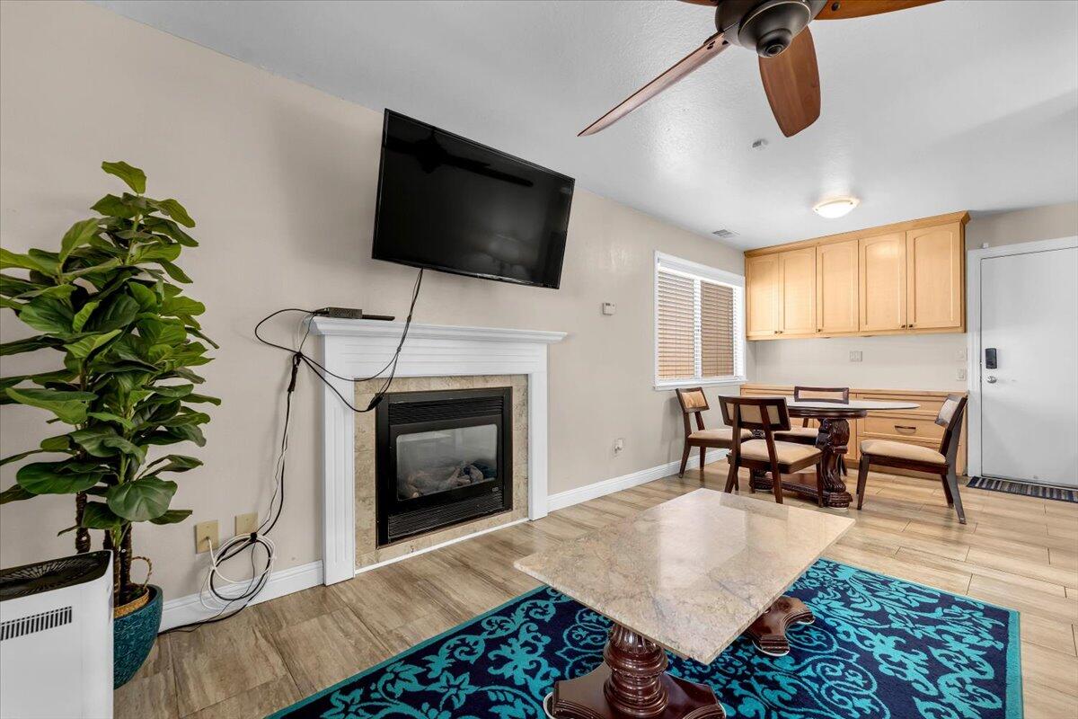 3594 Echo Road Redding, CA 96002 - Photo 8 of 62 Family room