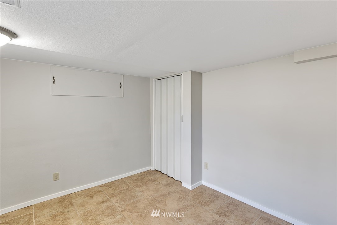 5300 Northeast 4th Street Renton, WA 98059 - Photo 10 of 12 a view of an empty room