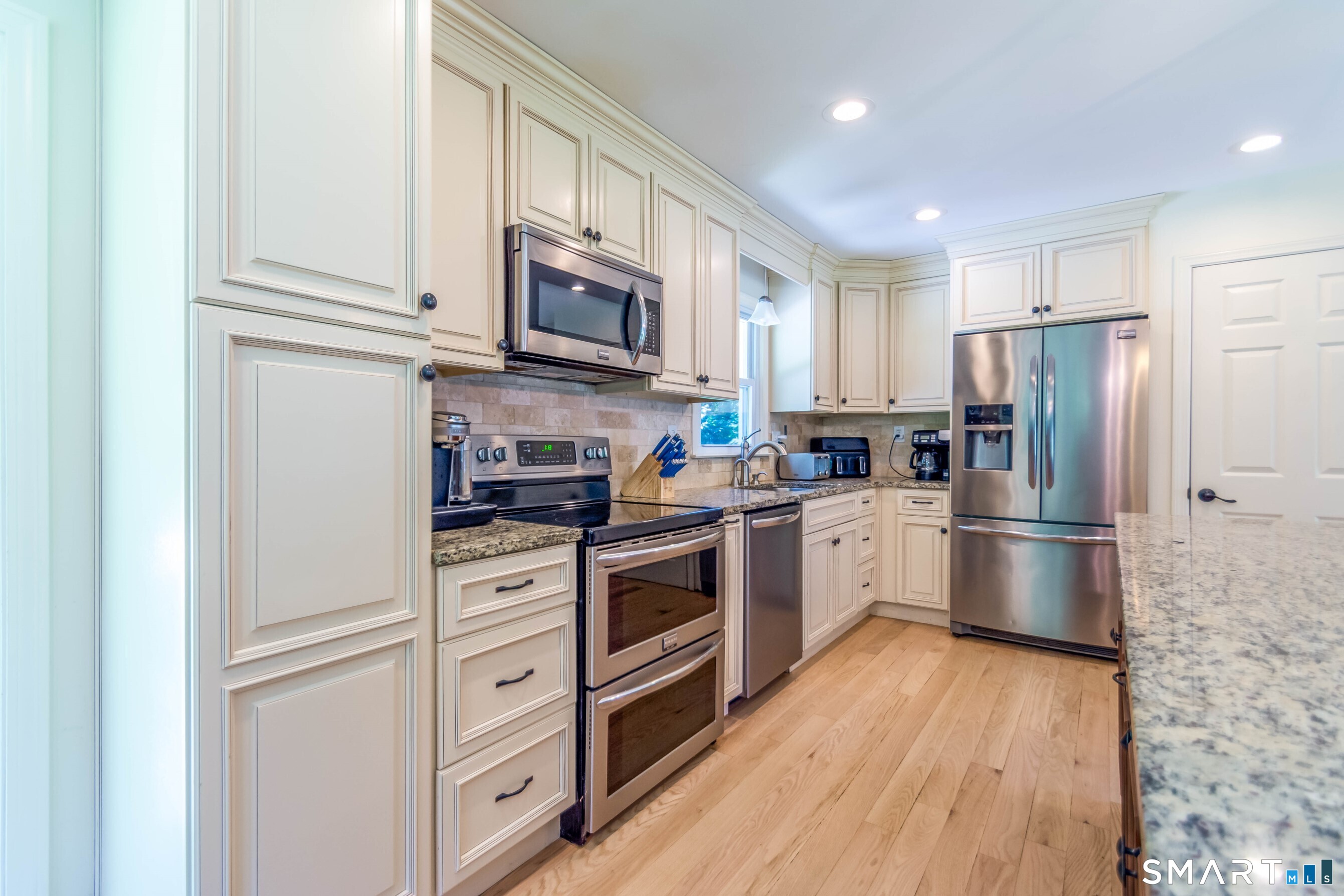 18 Arbor Road Monroe, CT 06468 - Photo 7 of 27 Gallery Image 7