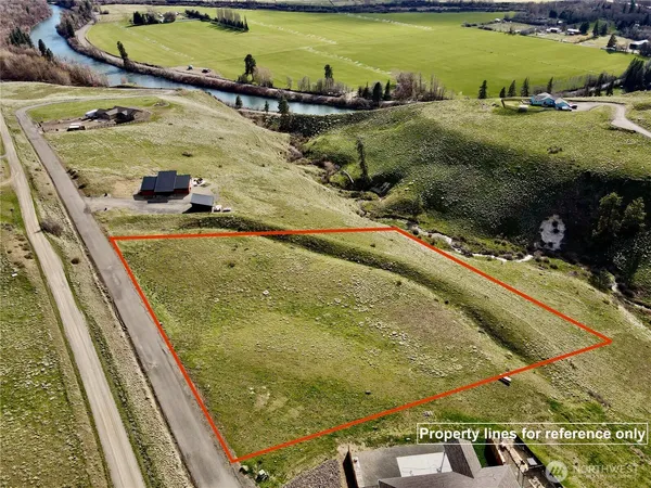 a view of a outdoor space