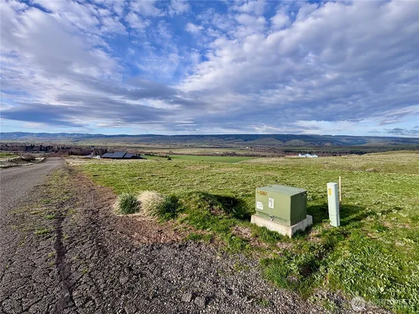 a view of a lake with an ocean beach