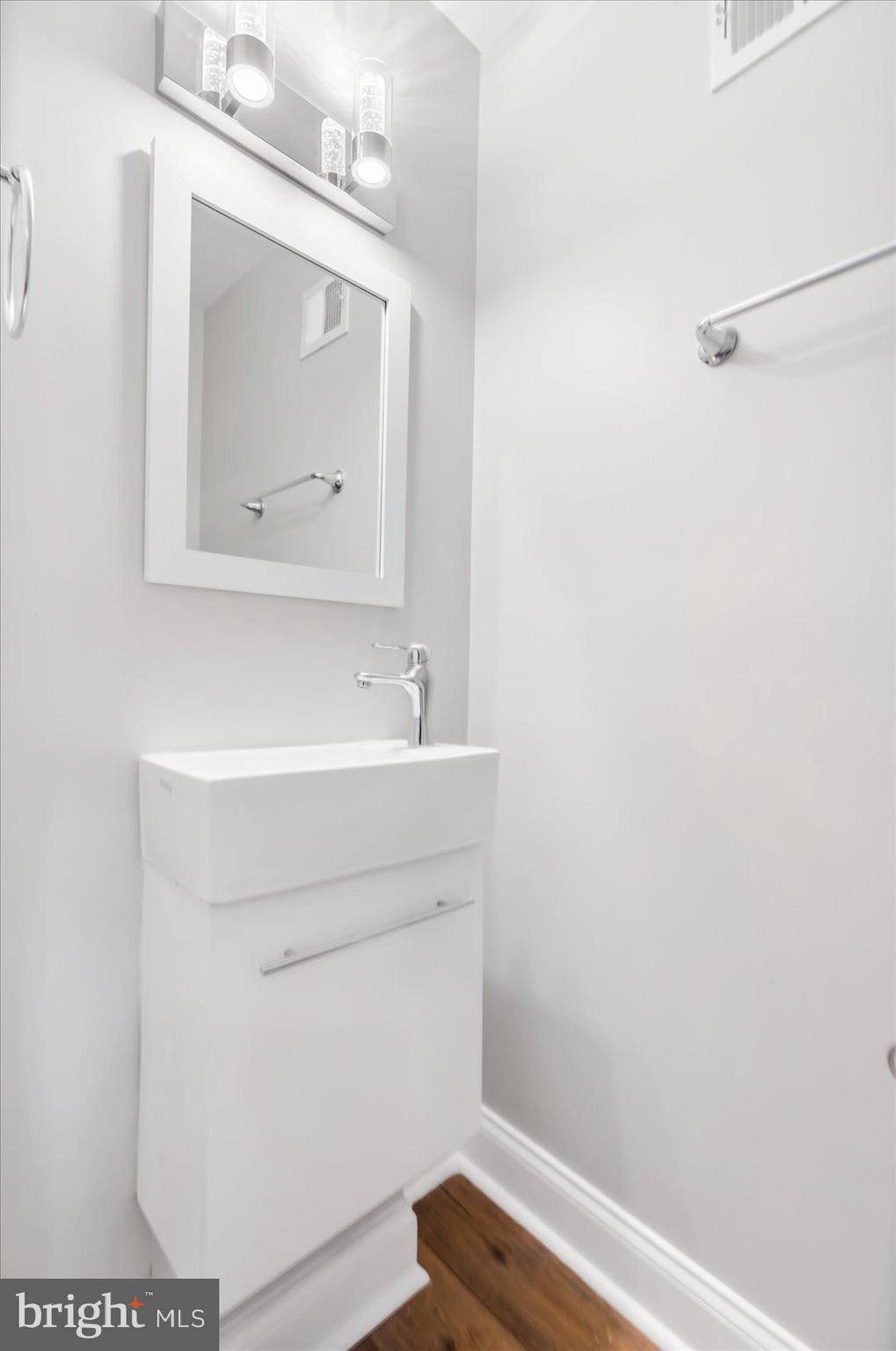 3803 Flowerton Road Baltimore, MD 21229 - Photo 6 of 44 Gallery Image 6