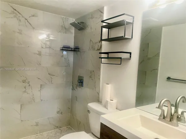 $1,700 | 405 South Pine Island Road, Unit 403D, Plantation, FL 33324