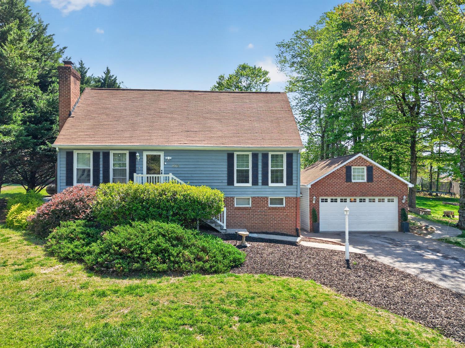 1002 Oxford Point Road Lynchburg, VA 24503 - Photo 2 of 49