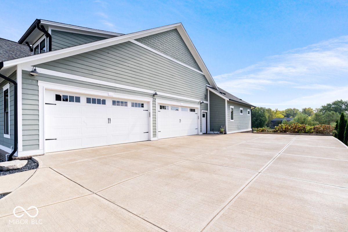 15297 Maple Ridge Drive Carmel, IN 46033 - Photo 5 of 50