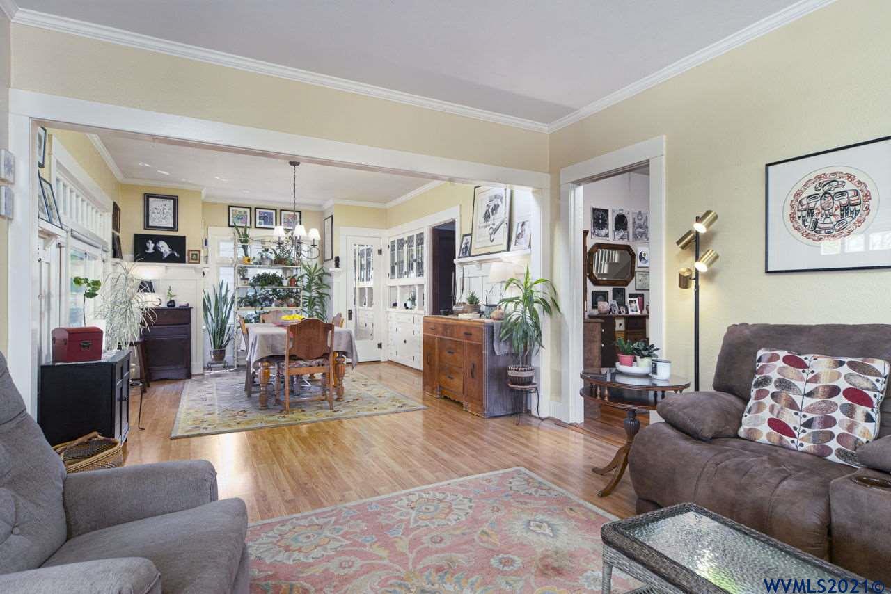 573 Southwest Levens Street Dallas, OR 97338 - Photo 7 of 42 Gallery Image 7