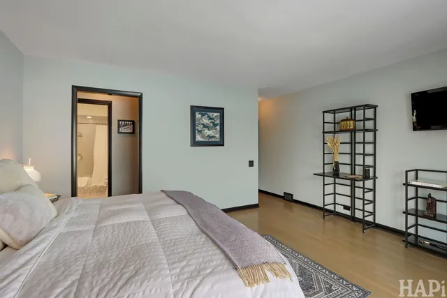 $799,000 | 1285 Montgomery Drive, Deerfield, IL 60015