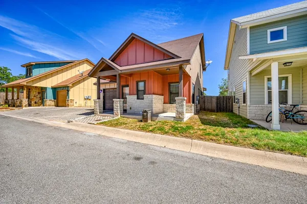 $370,000 | 510 Mueller Street, Unit 12, Fredericksburg, TX 78624