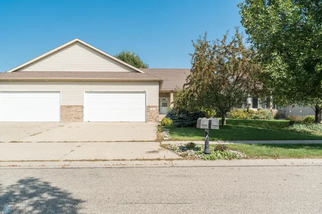 $331,200 | 318 44th Avenue South, Moorhead, MN 56560