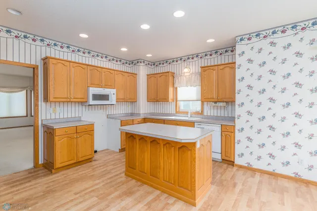 $331,200 | 318 44th Avenue South, Moorhead, MN 56560