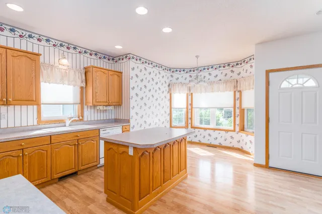 $331,200 | 318 44th Avenue South, Moorhead, MN 56560