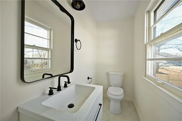 $329,900 | 116 Southwest Noel Street, Lee's Summit, MO 64063