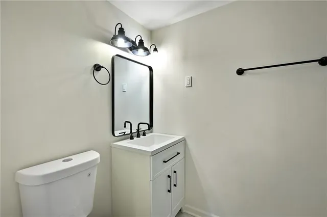 $329,900 | 116 Southwest Noel Street, Lee's Summit, MO 64063