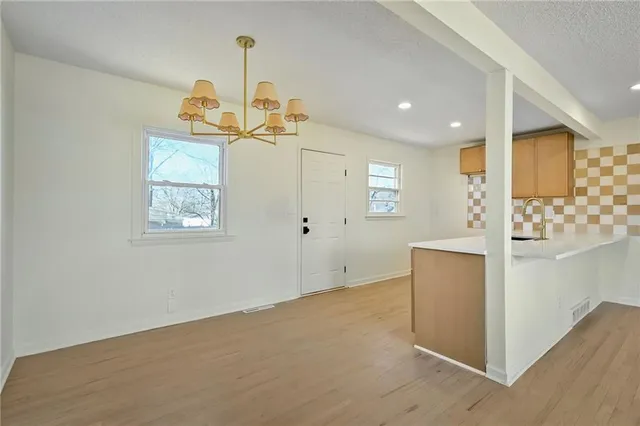 $329,900 | 116 Southwest Noel Street, Lee's Summit, MO 64063