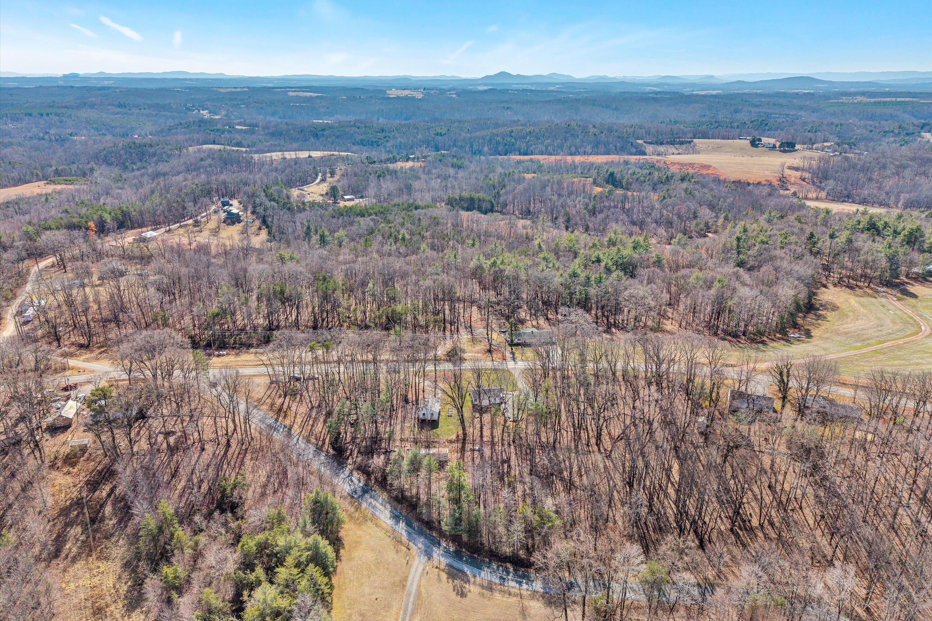 1990 Edwardsville Road Hardy, VA 24101 - Photo 41 of 45 a view of city and mountain