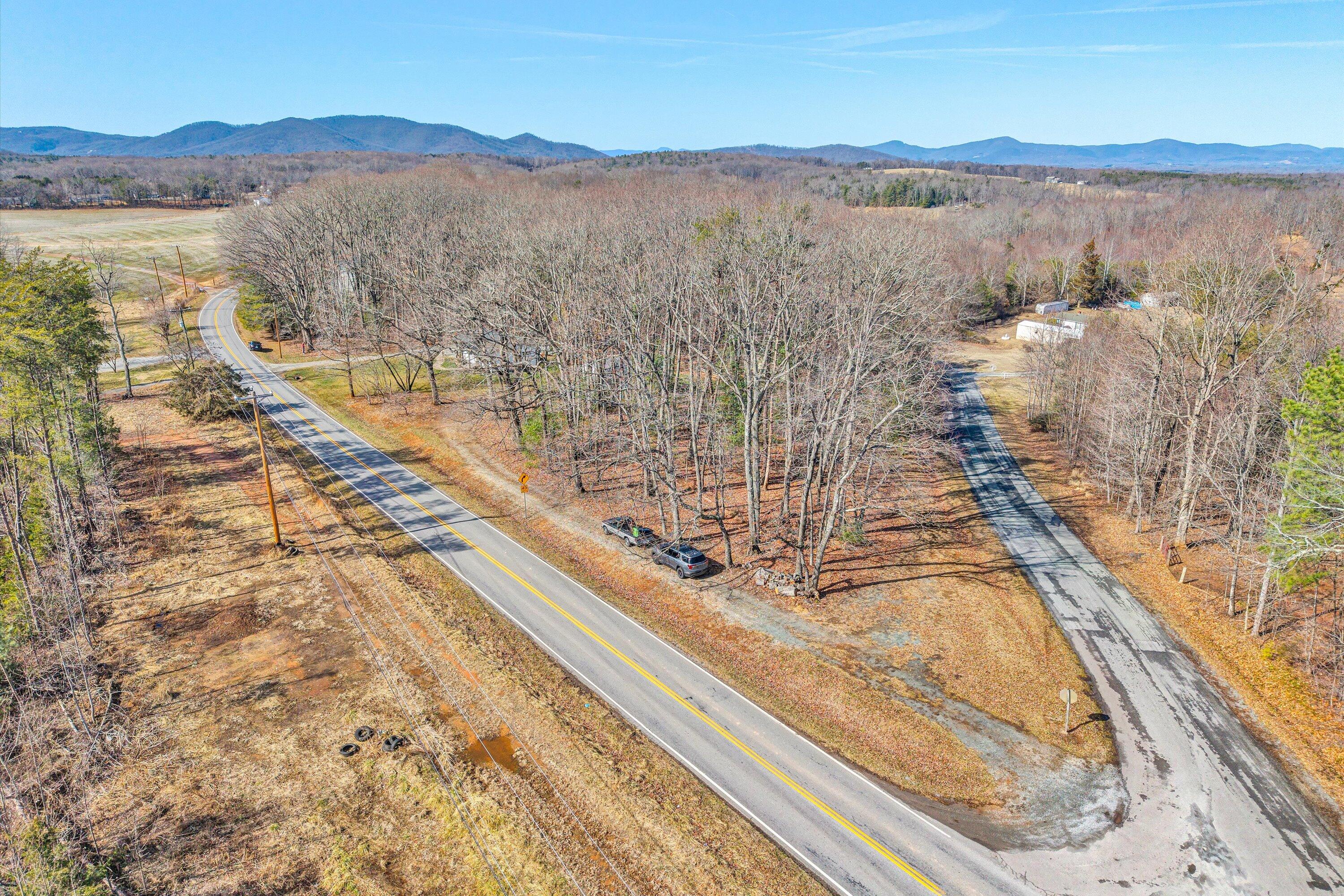 1990 Edwardsville Road Hardy, VA 24101 - Photo 42 of 45 a view of city and mountain