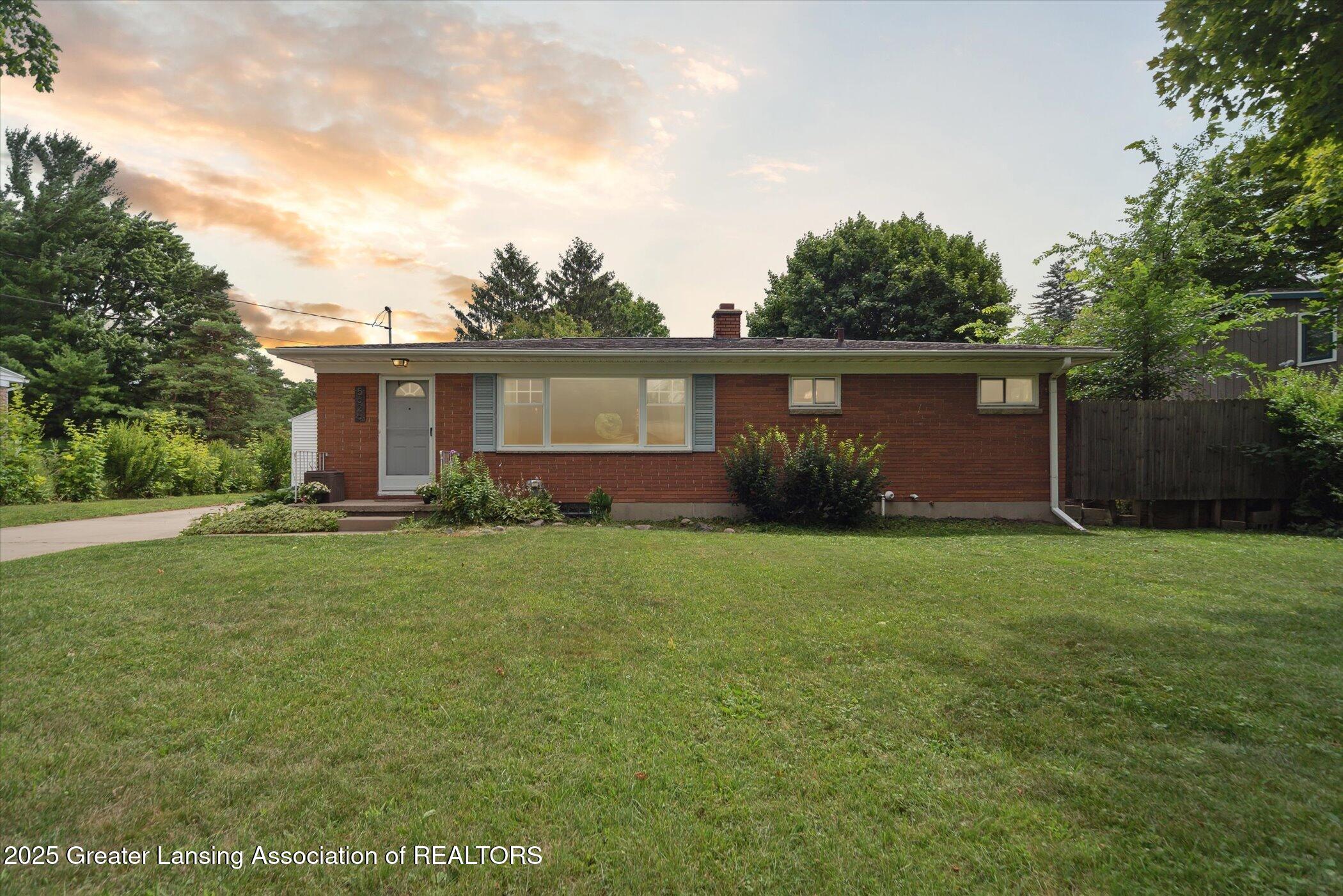 01-5626-Hallendale-Rd-Haslett-MI-48840-W
