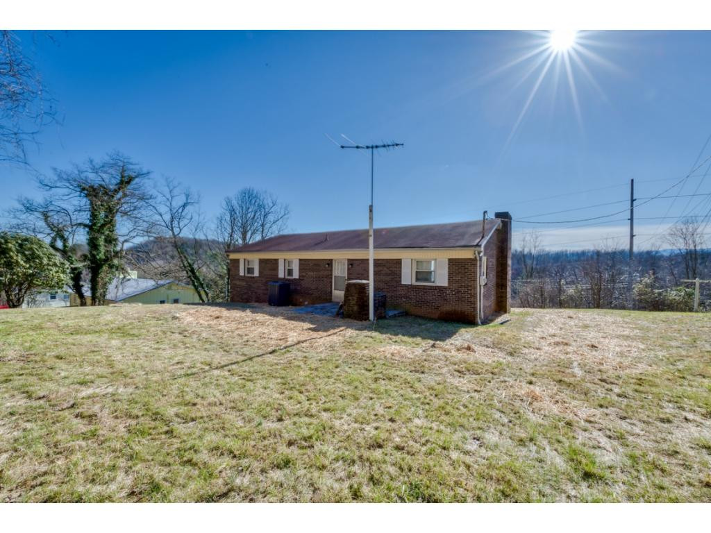 9125 Nininger Road Bristol, VA 24202 - Photo 3 of 27 Photo 3