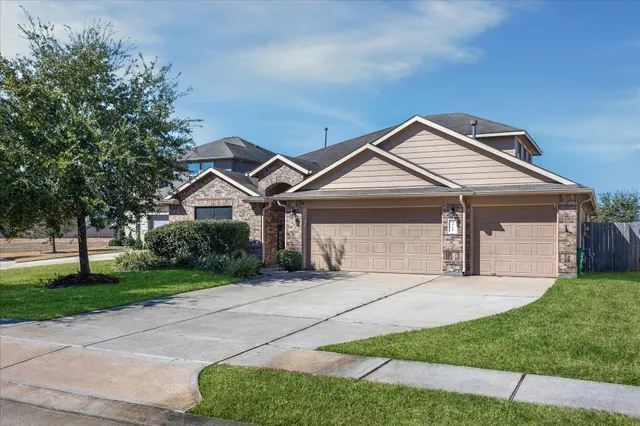 $439,000 | 9710 Golden Cypress Drive, Rosharon, TX 77583