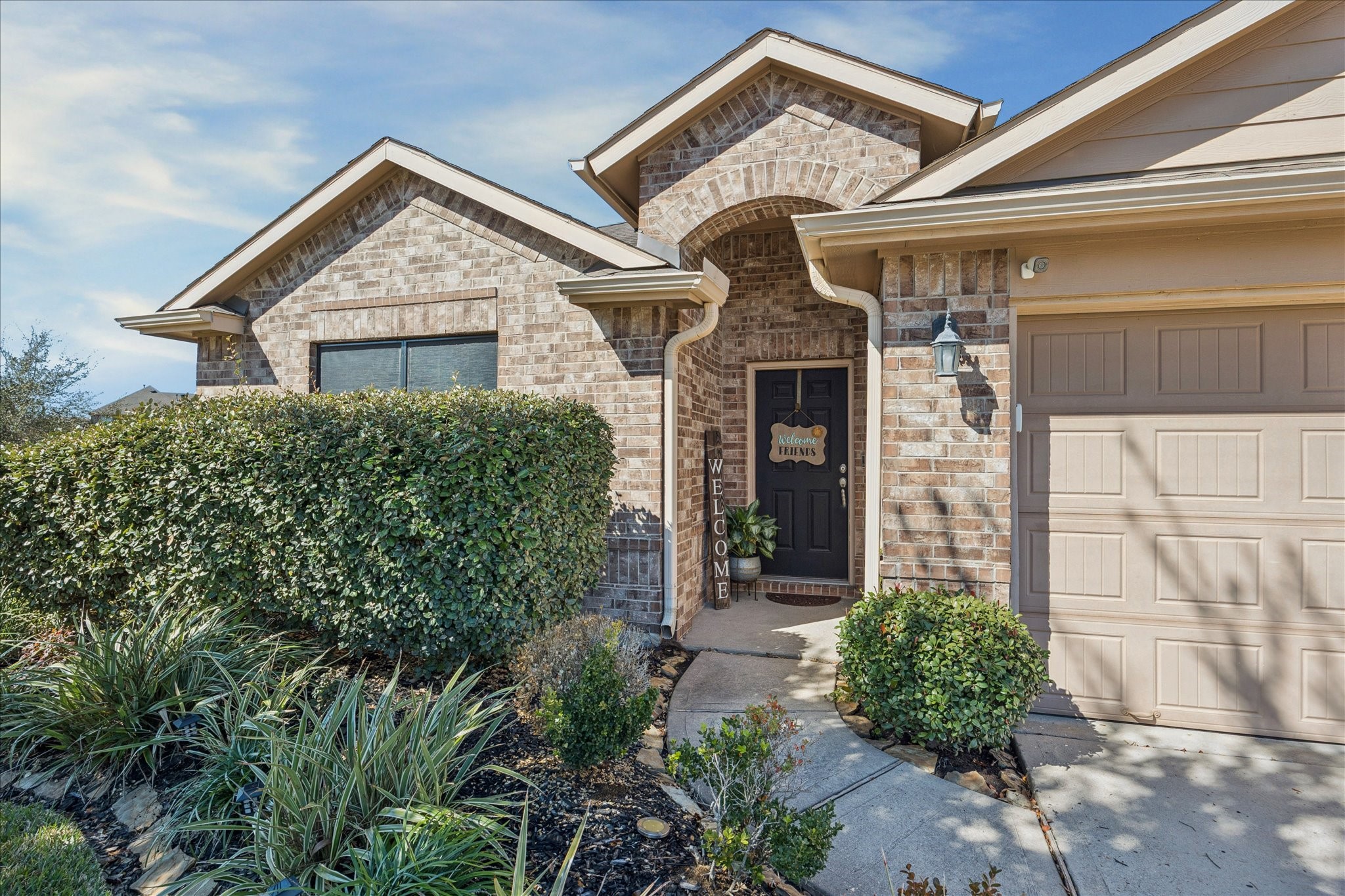 9710 Golden Cypress Drive Rosharon, TX 77583 - Photo 2 of 32