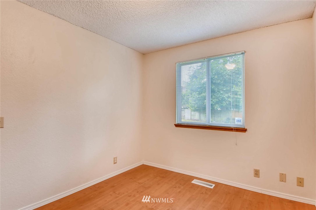 30155 3rd Place Southwest Federal Way, WA 98023 - Photo 14 of 25 Gallery Image 14